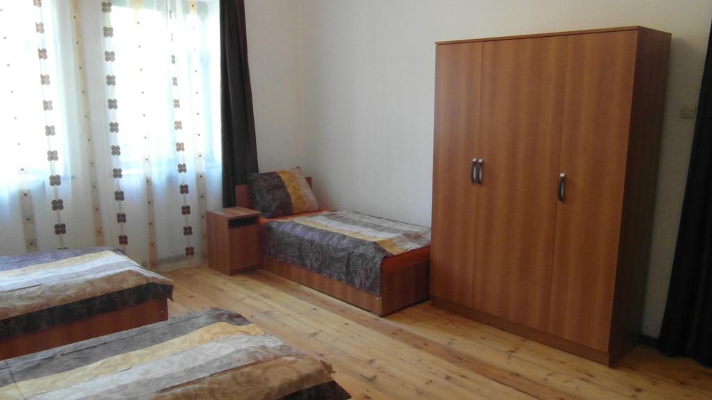 Gvirilas Sakhli Guest House Khashuri Zimmer foto