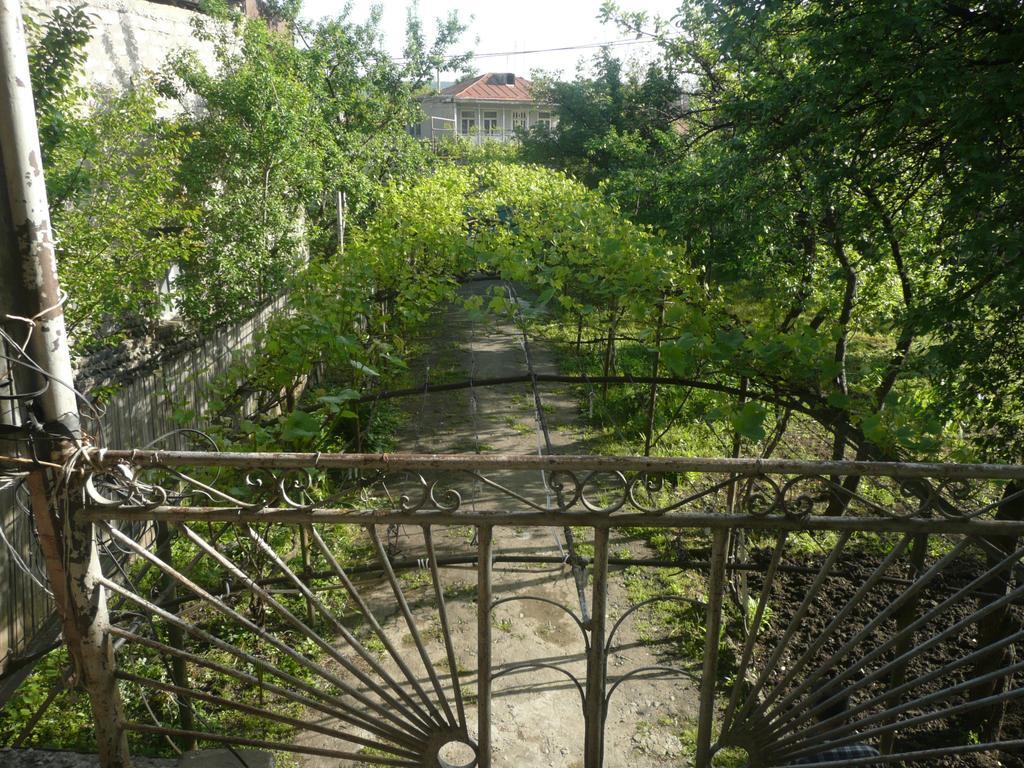 Gvirilas Sakhli Guest House Khashuri Exterior foto